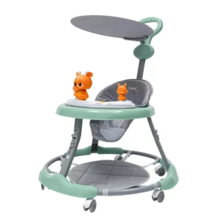 Trotteur pour bébé sur fond blanc.